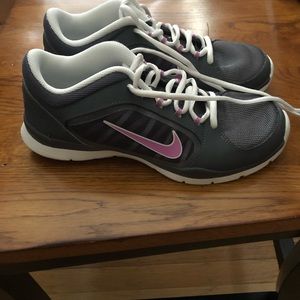 Women’s Nike Tennis Shoes